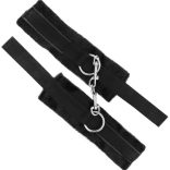 INTENSE – érzéki játék készlet bilincsekkel és maszkban