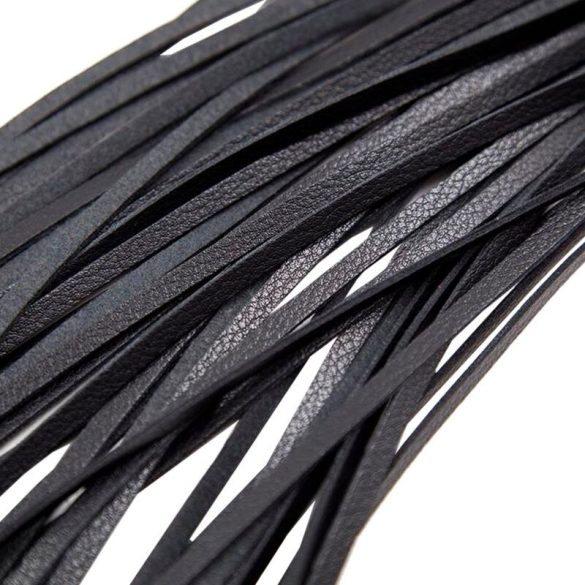 ALIVE – érzéki fekete fantázia ostor