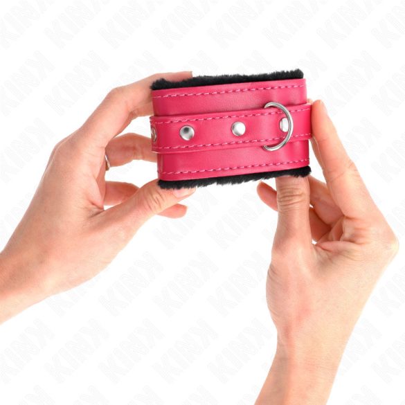 KINK - prémium bársonyos csuklóbilincsek rózsaszín övvel
