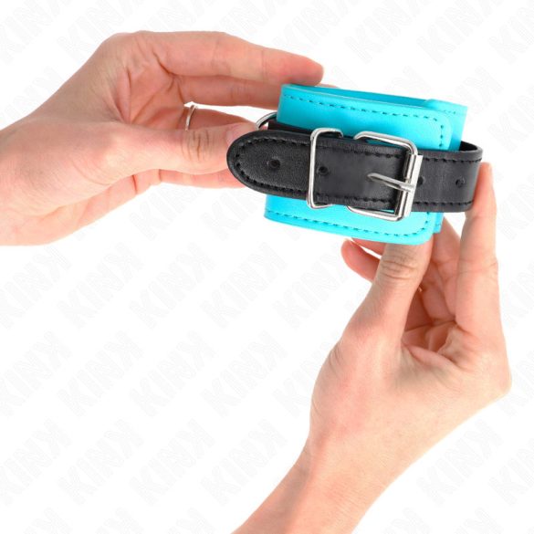 KINK - Állítható csuklókötöző kék szőrrel, prémium élményhez